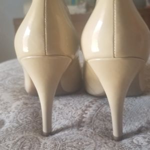 Jessica Simpson heels